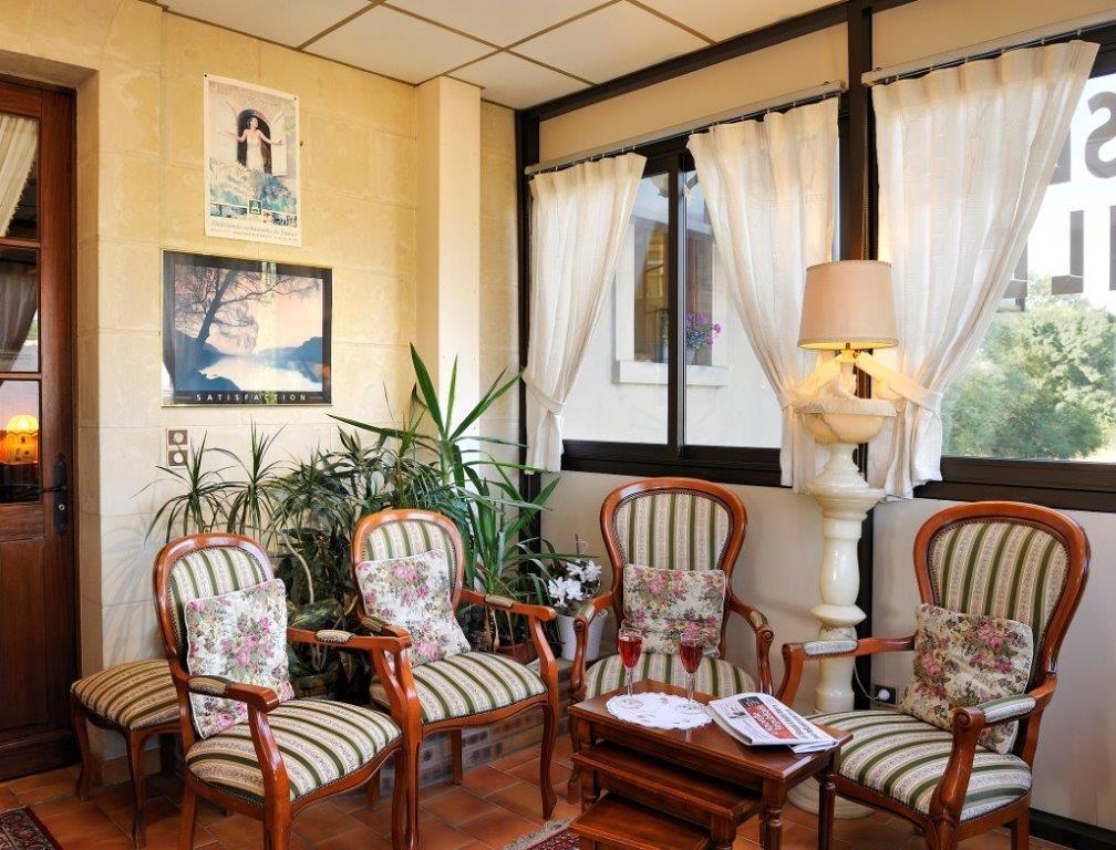Hotel Auberge De La Bonde Logis ลองเฌส์ ภายนอก รูปภาพ